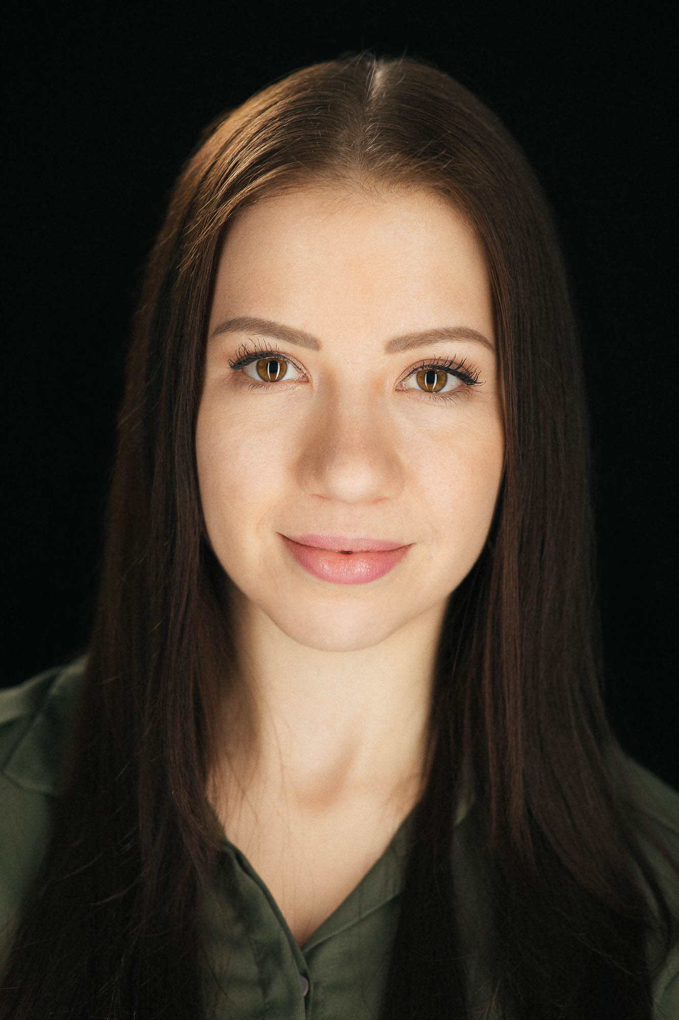 Export x3 Headshot  06596 Dez 01 2019 Bearbeitet 2 Headshots 2019  Miro Nicole Nadine